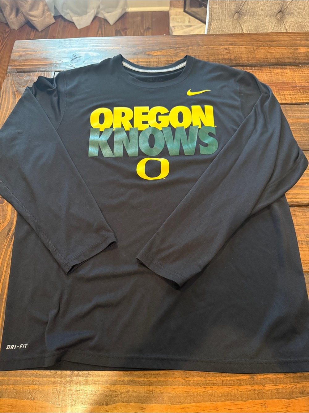 Oregon Ducks Nike Black Long Sleeve Dri-FIT Tee with Yellow and Green Graphic XL